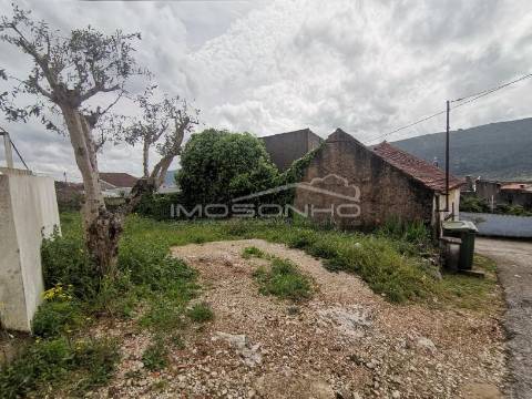 Vende-se Casa Antiga para reconstruir