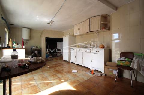 Moradia T2 com anexos