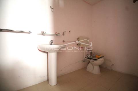 Moradia T2 com anexos