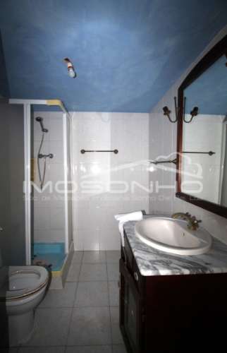 Moradia T2 com anexos