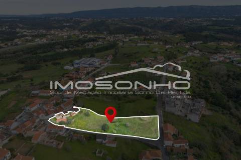 Terreno com 4107m2, Casa em ruínas e Anexos