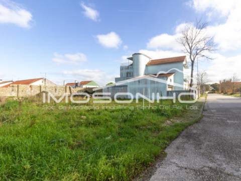 Lote de terreno a poucos minutos do centro da Marinha Grande