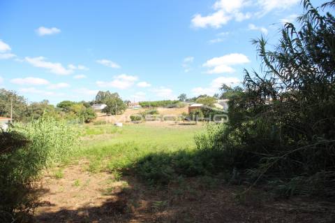 Terreno para construção de habitação