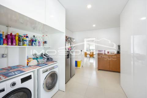 Moradia T4 Individual com Piscina