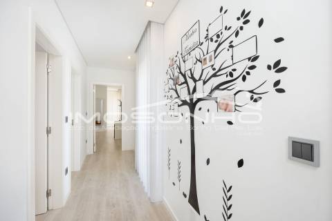 Moradia T4 Individual com Piscina