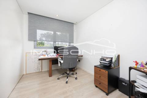 Moradia T4 Individual com Piscina