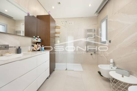 Moradia T4 Individual com Piscina