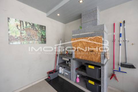 Moradia T4 Individual com Piscina