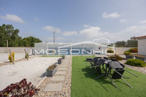 Moradia T4 Individual com Piscina