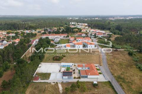 Moradia T4 Individual com Piscina