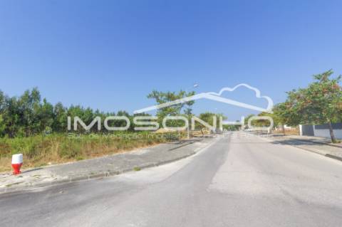 Lote de terreno para construção de moradia isolada