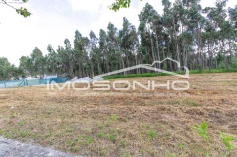 Lote de terreno em zona privilegiada da Marinha Grande
