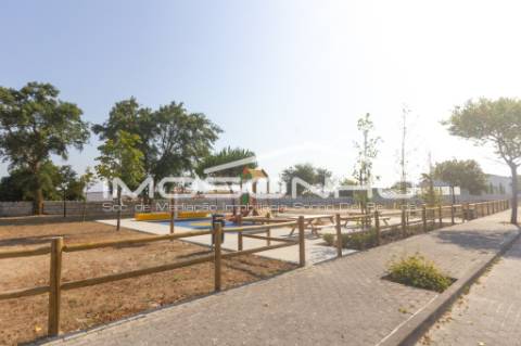 Lote de terreno em zona privilegiada da Marinha Grande