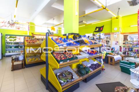 Cedência de empresa com atividade a funcionar como MERCADINHO