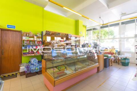 Cedência de empresa com atividade a funcionar como MERCADINHO