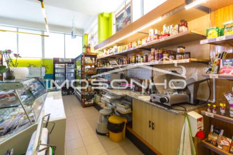 Cedência de empresa com atividade a funcionar como MERCADINHO