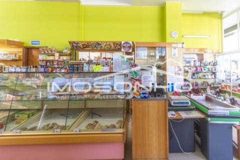 Cedência de empresa com atividade a funcionar como MERCADINHO