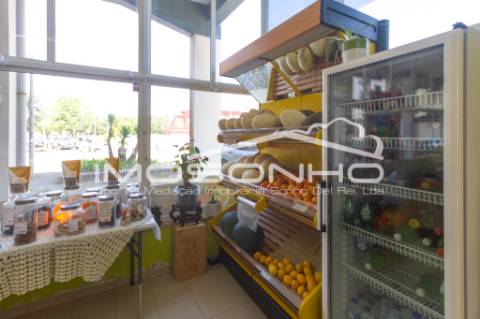 Cedência de empresa com atividade a funcionar como MERCADINHO