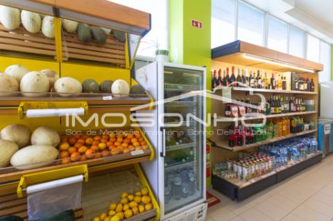 Cedência de empresa com atividade a funcionar como MERCADINHO