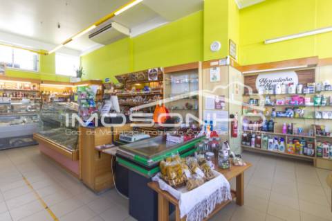 Cedência de empresa com atividade a funcionar como MERCADINHO