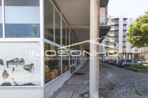 Cedência de empresa com atividade a funcionar como MERCADINHO