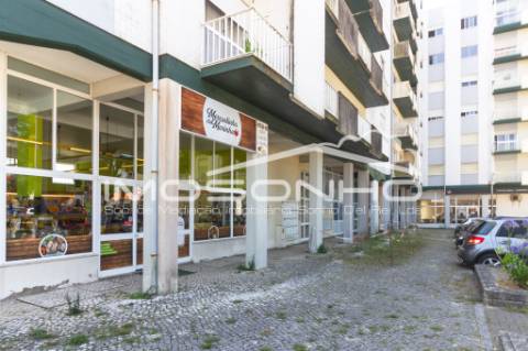 Cedência de empresa com atividade a funcionar como MERCADINHO