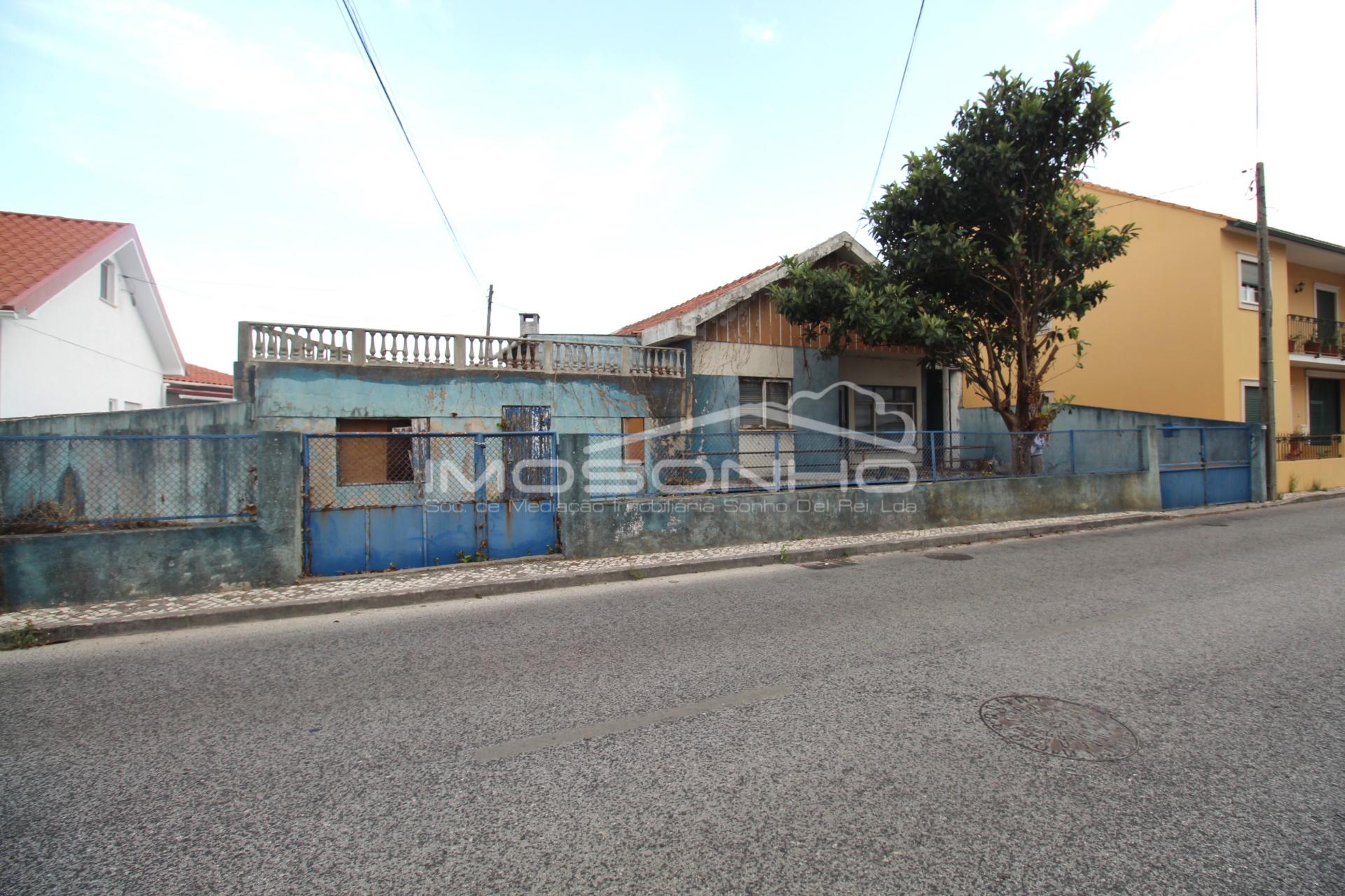 Moradia T4 + Armazém