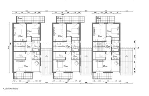 Moradia T4, geminada pela garagem