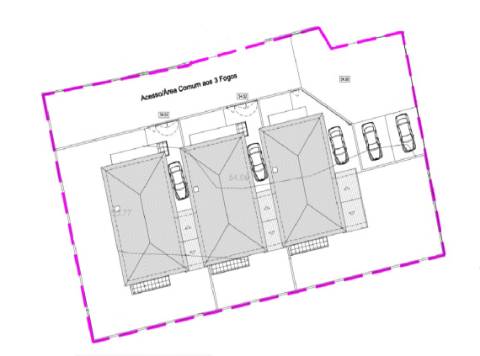 Moradia T4, geminada pela garagem