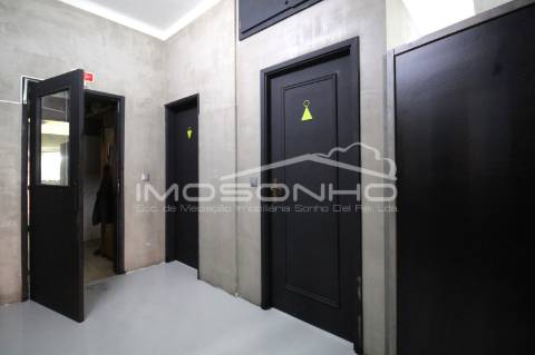 Churrasqueira Trespasse com atividade a funcionar