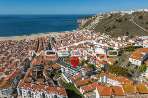 Apartamento T2, com garagem, na linda praia da Nazaré
