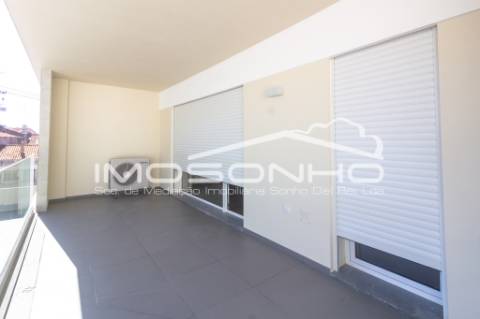 Apartamento T2, com terraço, na linda praia da Nazaré