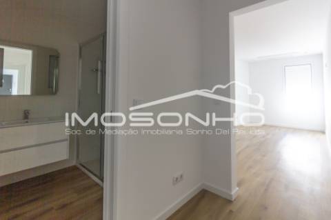 Apartamento T2, com terraço, na linda praia da Nazaré