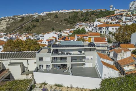 Apartamento T2, com terraço, na linda praia da Nazaré