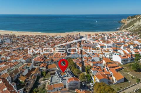 Apartamento T2, com garagem, na linda praia da Nazaré