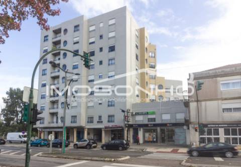 Apartamento T3, com terraço e elevador, no centro da Marinha Grande