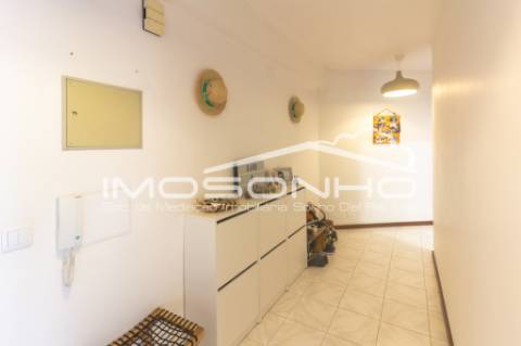 Apartamento T3, com terraço e elevador, no centro da Marinha Grande