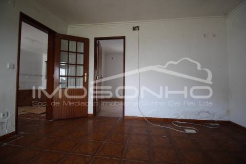 Apartamento T3 NÃO DISPONIVEL PARA FINANCIAMENTO