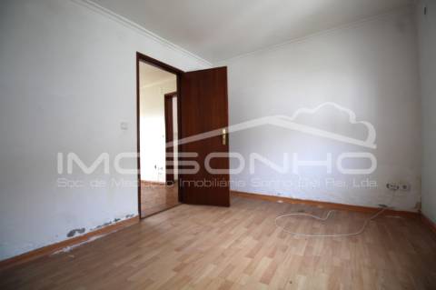 Apartamento T3 NÃO DISPONIVEL PARA FINANCIAMENTO