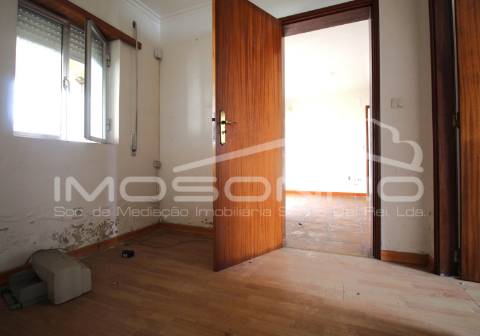 Apartamento T3 NÃO DISPONIVEL PARA FINANCIAMENTO