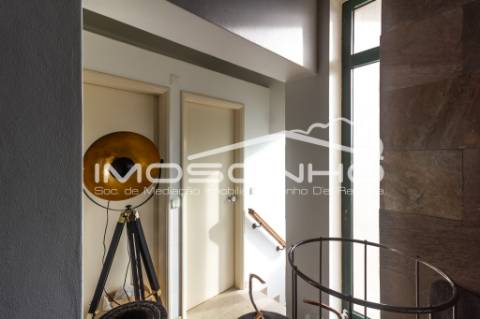 Loja na avenida principal da Praia da Vieira e a pouco metros do areal