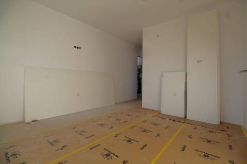 Moradia contemporânea, individual de r/c, numa zona sossegada de moradias