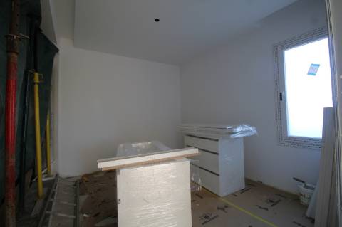 Moradia contemporânea, individual de r/c, numa zona sossegada de moradias