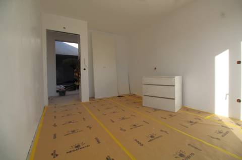 Moradia contemporânea, individual de r/c, numa zona sossegada de moradias