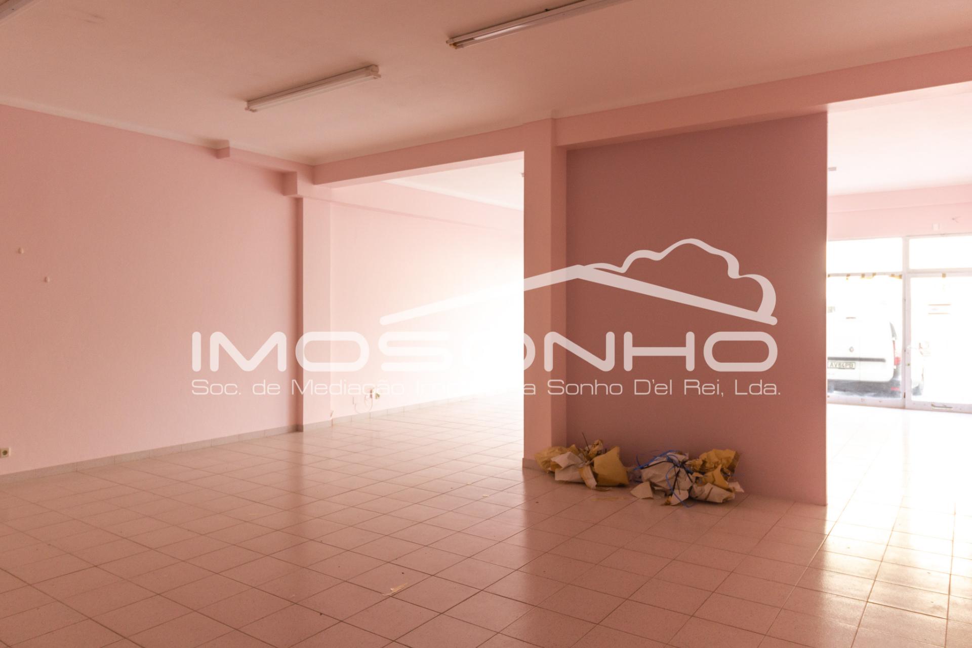 Loja com projeto aprovado para transformar em habitação