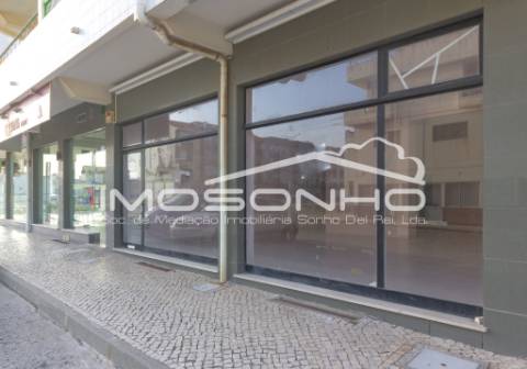 Loja com projeto aprovado para transformar em habitação