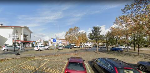 Terreno para construção de moradia 3 frentes em Sobrado