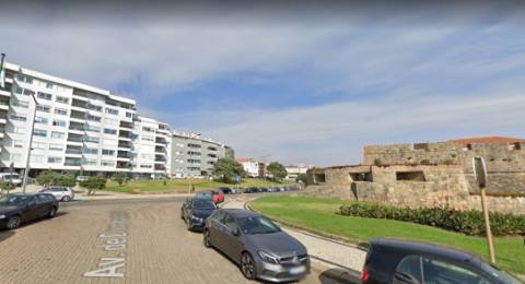 Moradia de Luxo V4 Foz do Douro com piscina, jardins e 4 suites