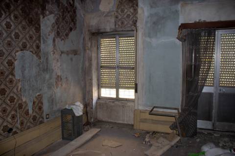 Prédio Porto Antas para reconstruir com 2 pisos e possibilidade para mais 4 andares