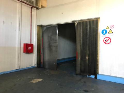 Grande Armazém Maia com 2 logradouros e portão de acesso a TIR